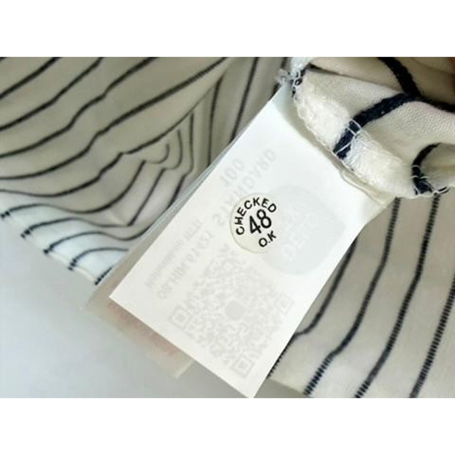 Tommy Bahama Boys Striped T-Shirt Size M 7-8 White Navy Blue Short Sleeve Tee
