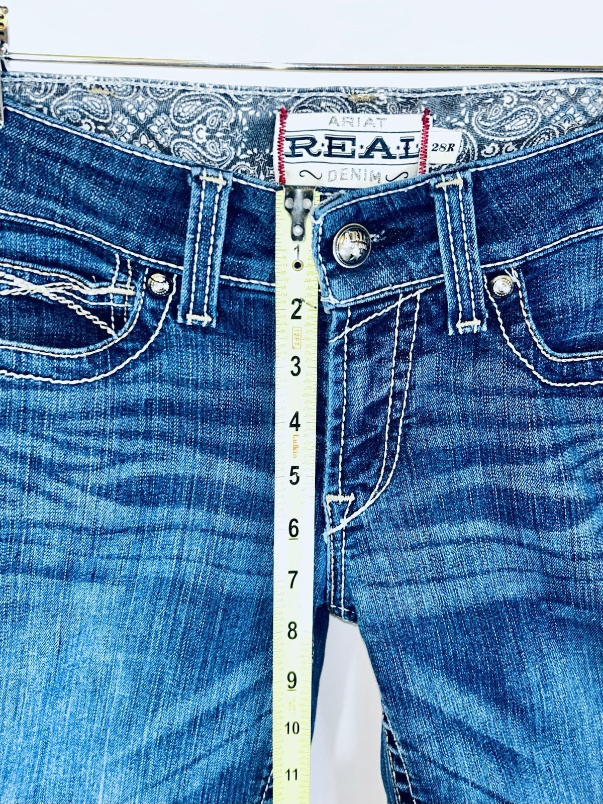 Ariat Real Denim 28R Jeans | Medium Wash | *Measure To 28x30*