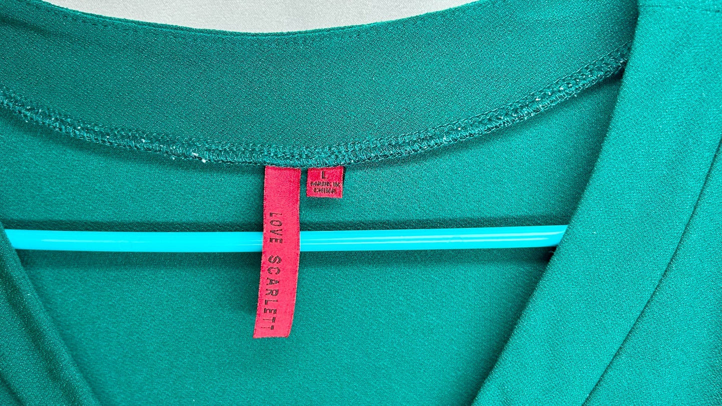 Love Scarlett Top Womens Large Green Short Sleeve Knit Beaded V-Neck Neck Solid