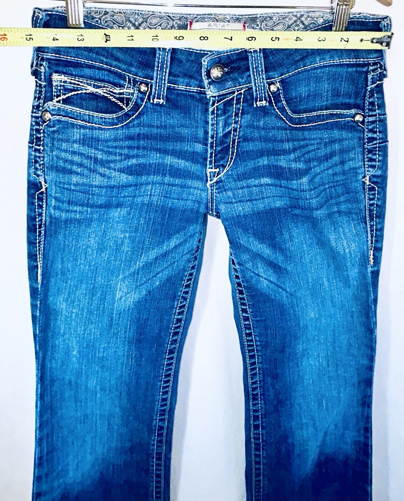 Ariat Real Denim 28R Jeans | Medium Wash | *Measure To 28x30*