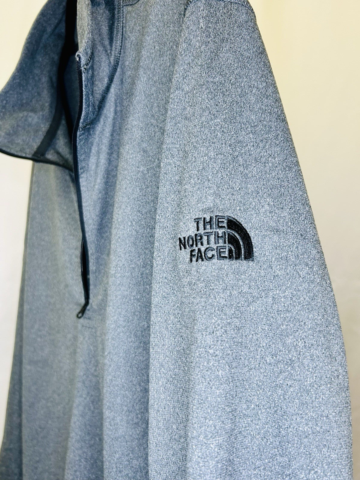 The North Face 1/4 Zip Pullover | Grey | Men’s Large | Polyester