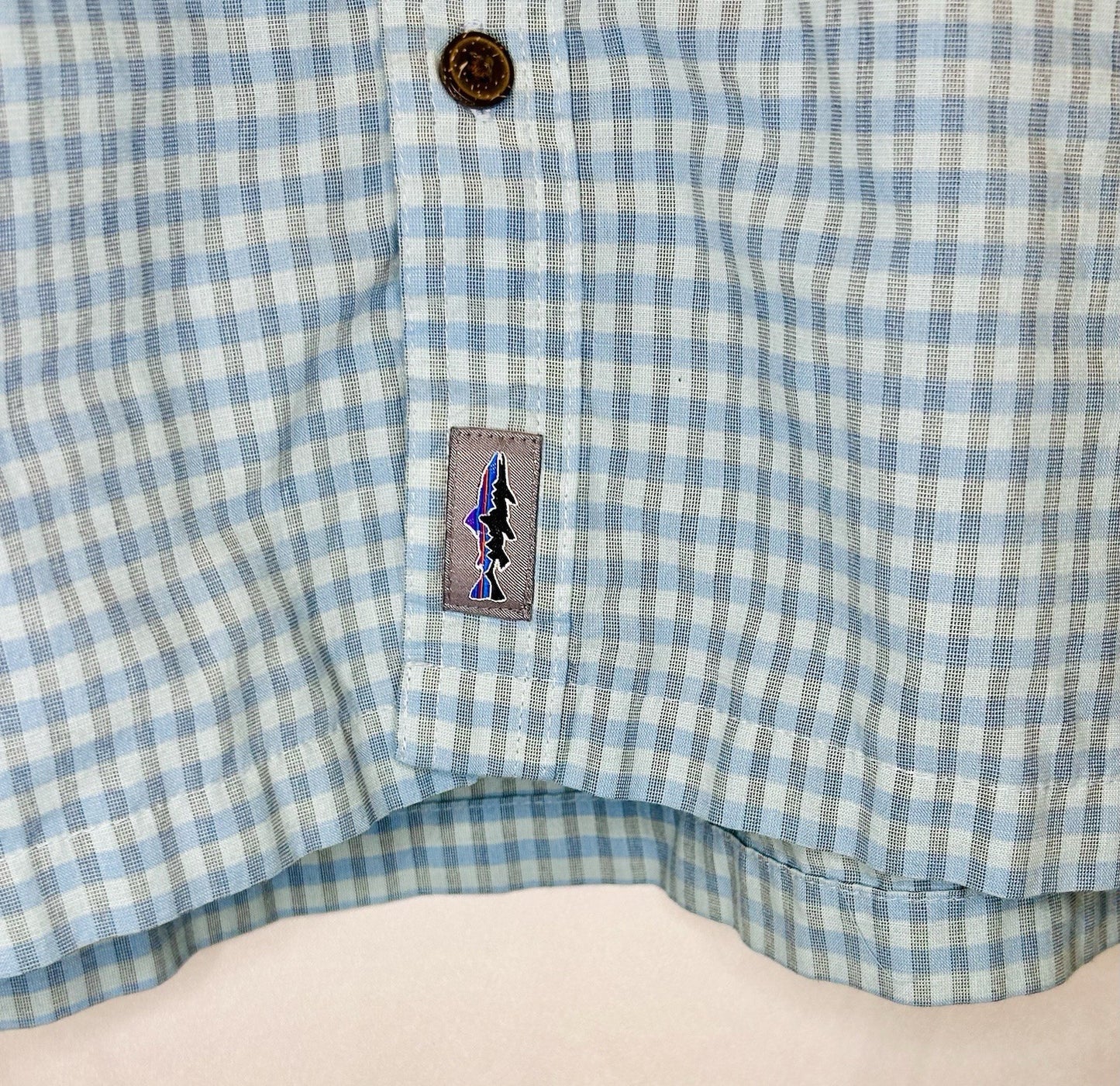 Patagonia Men’s Long Sleeve Light Blue Island Hopper Shirt Size Large