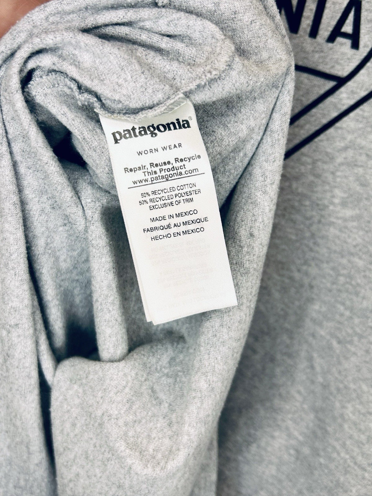 Patagonia Long Sleeve T Shirt Mens Medium Gray Mountain Logo | Graphic Print