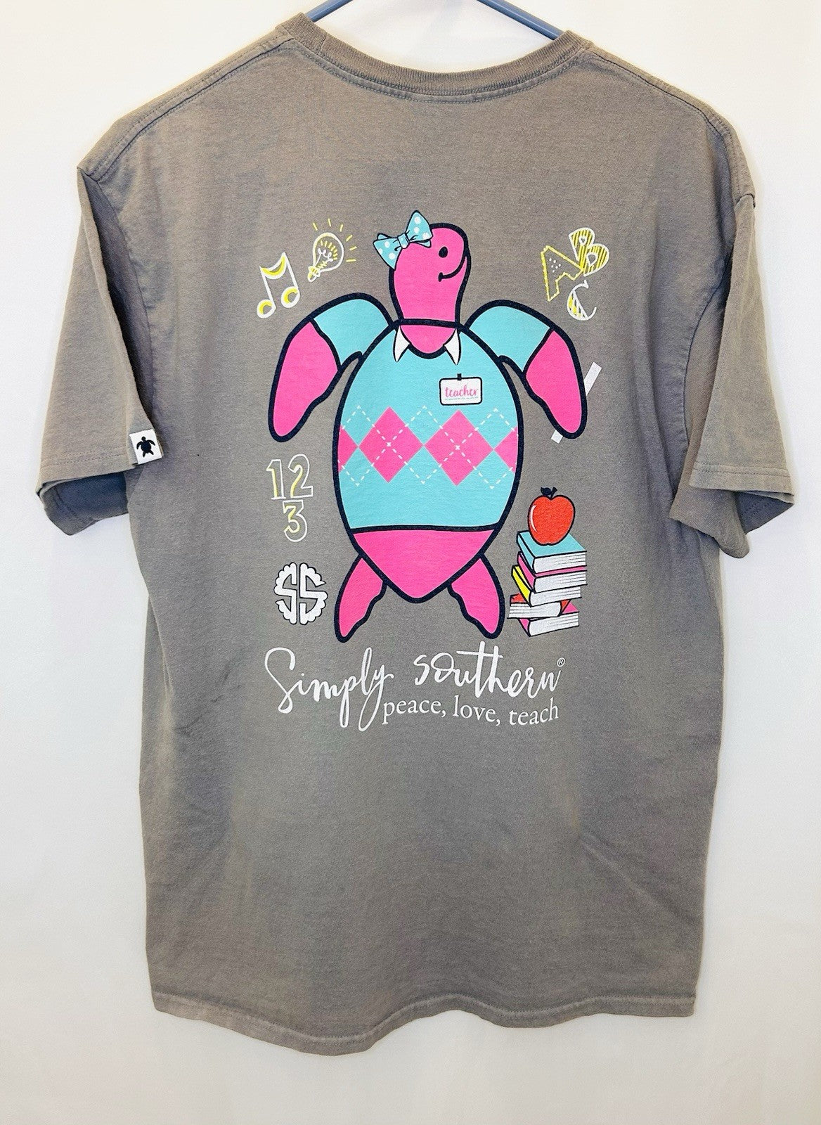 Simply Southern T-Shirt / Women’s Large / Light Brown / Teacher Turtle