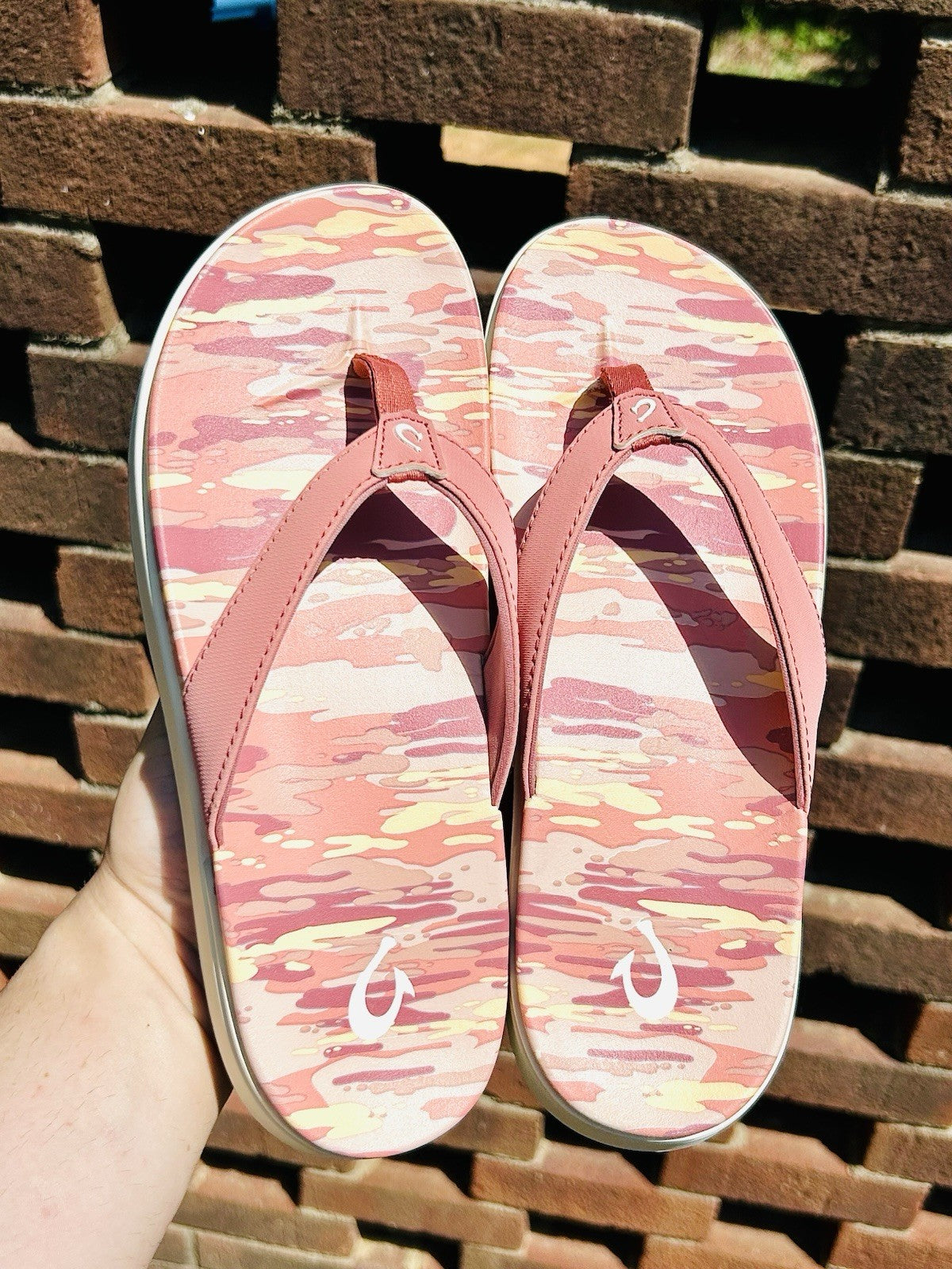 Olukai Women’s Nu’A PI’O Ash Rose Wai Camo Beach Sandals Flip Flop Slip On Sz 7