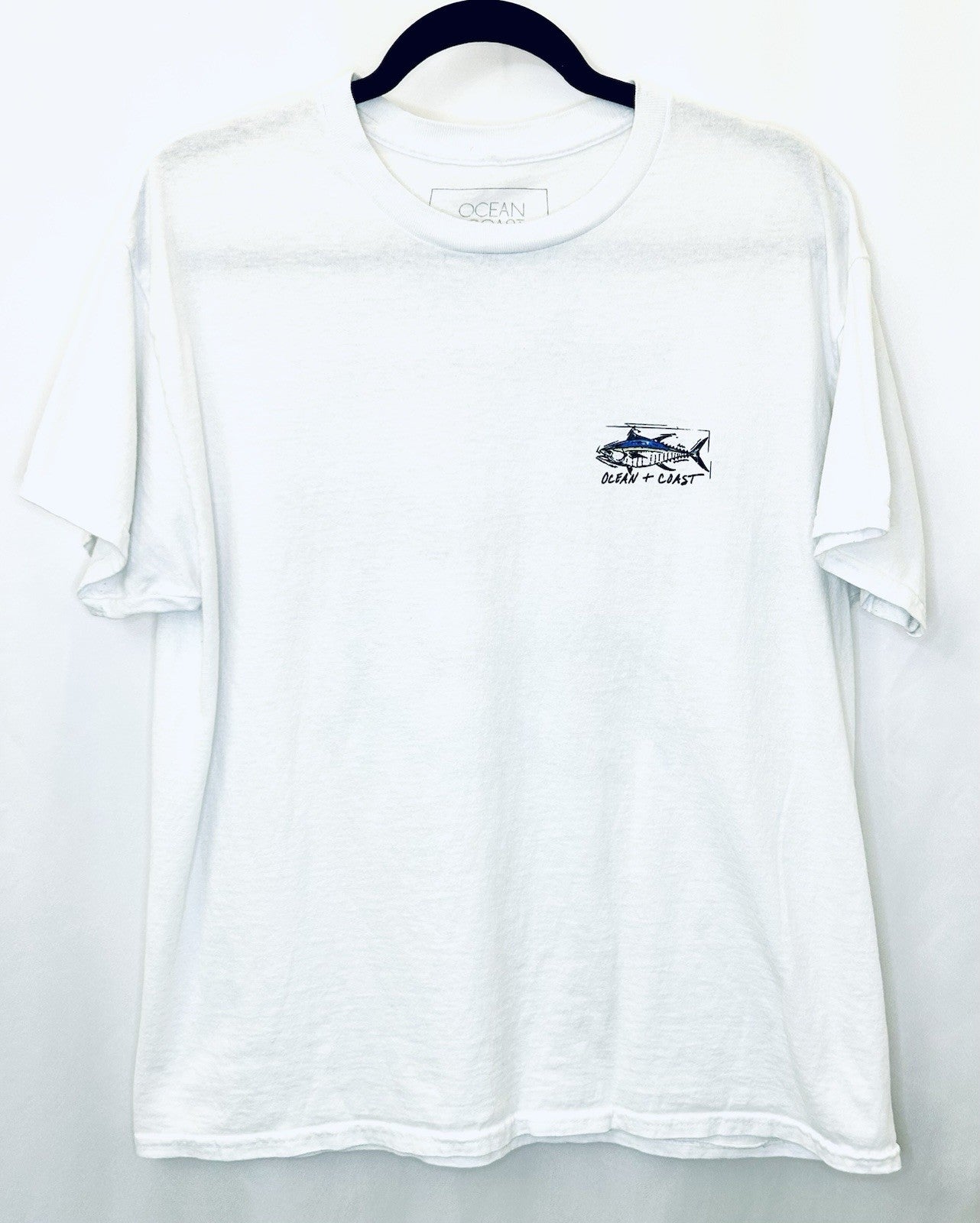 Ocean Coast White Fish Graphic Short Sleeve Shirt - Men’s Medium