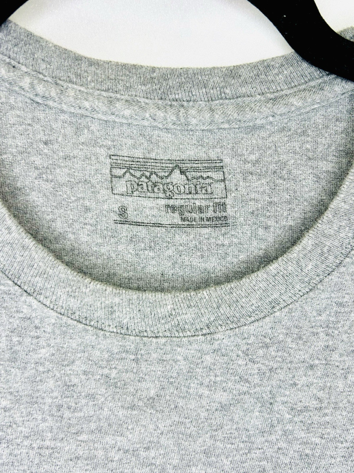 Patagonia Men's Grey P-6 Logo Responsibili-Tee -Size Small