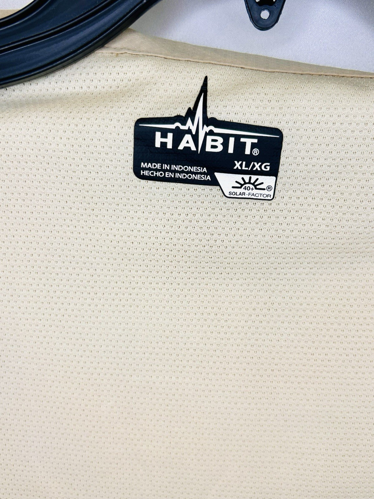 Habit Vented Fishing Shirt Men's XL Tan Pockets 40+ Solar-Factor Long Sleeve