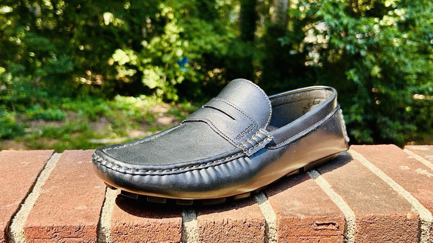 NWT Tommy Hilfiger Men's Amile Driving Style Loafer Black Men’s Size 9