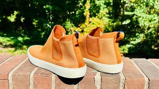 Rothy's Shoes Chelsea Boot Sneaker in Fawn Amber Brown / Size W12.5 & Men's 11
