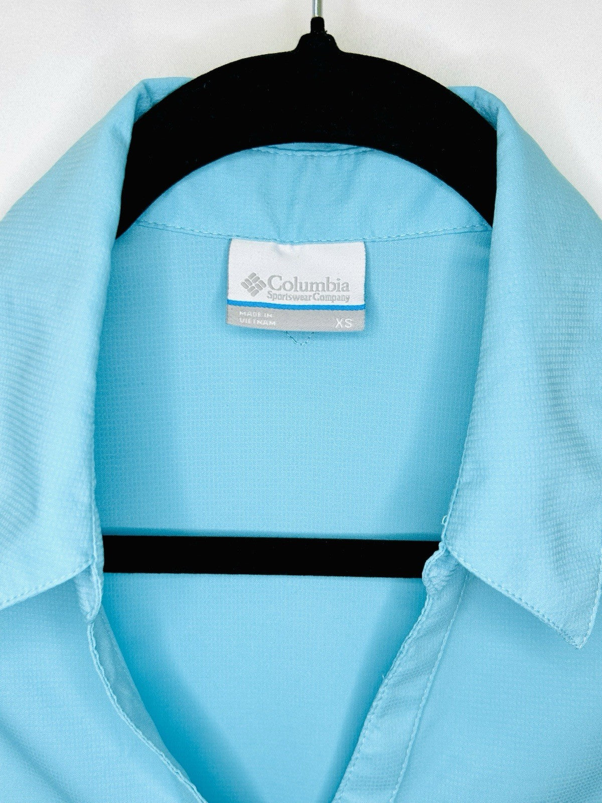 Columbia Woman’s Long Sleeve Roll Tab Lightweight Blouse Stretch Turquoise XS