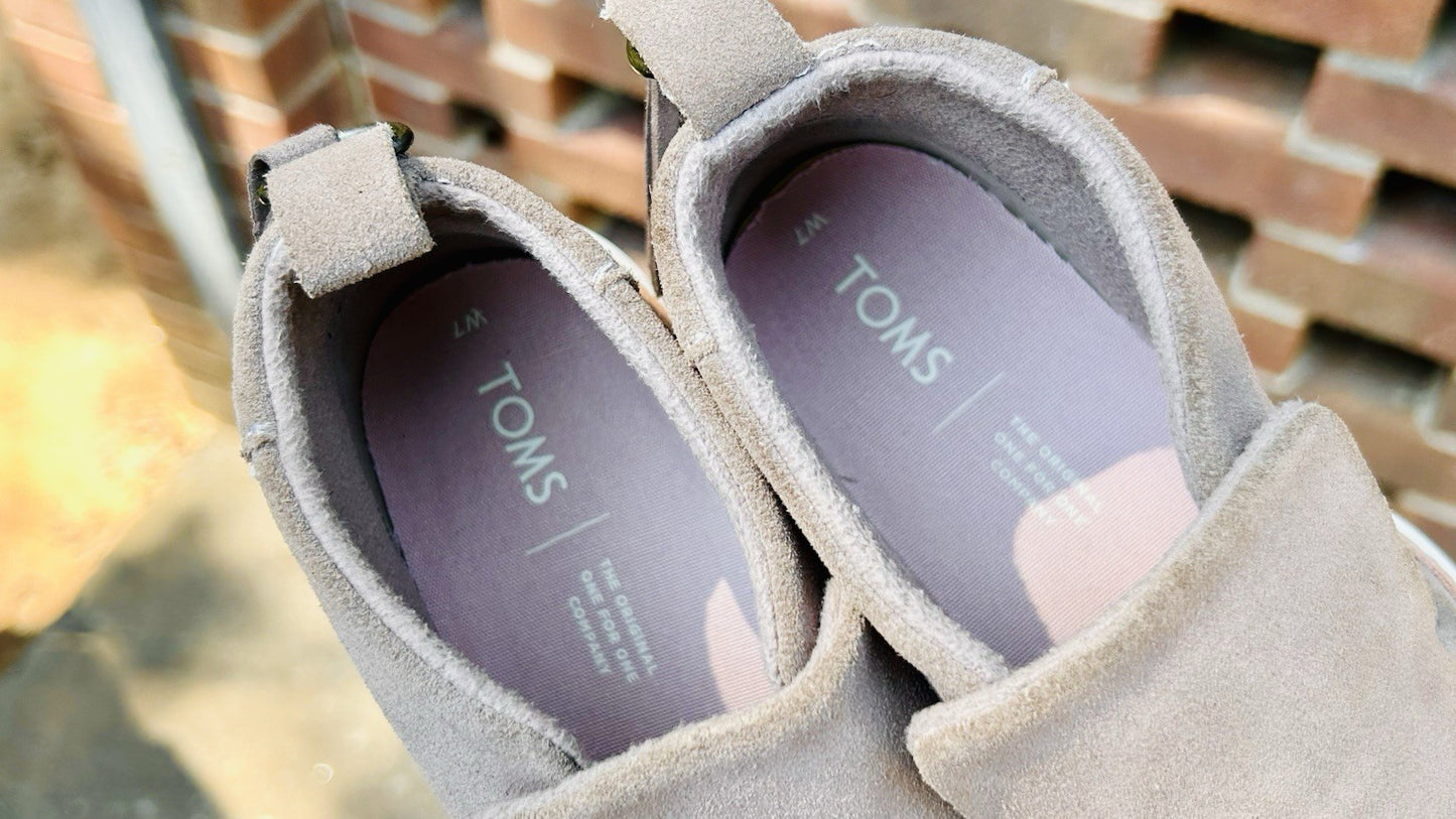 Toms Shoes Womens 7 Paxton Mid Cut Slip On Sneakers Brown Suede Back Zip Casual
