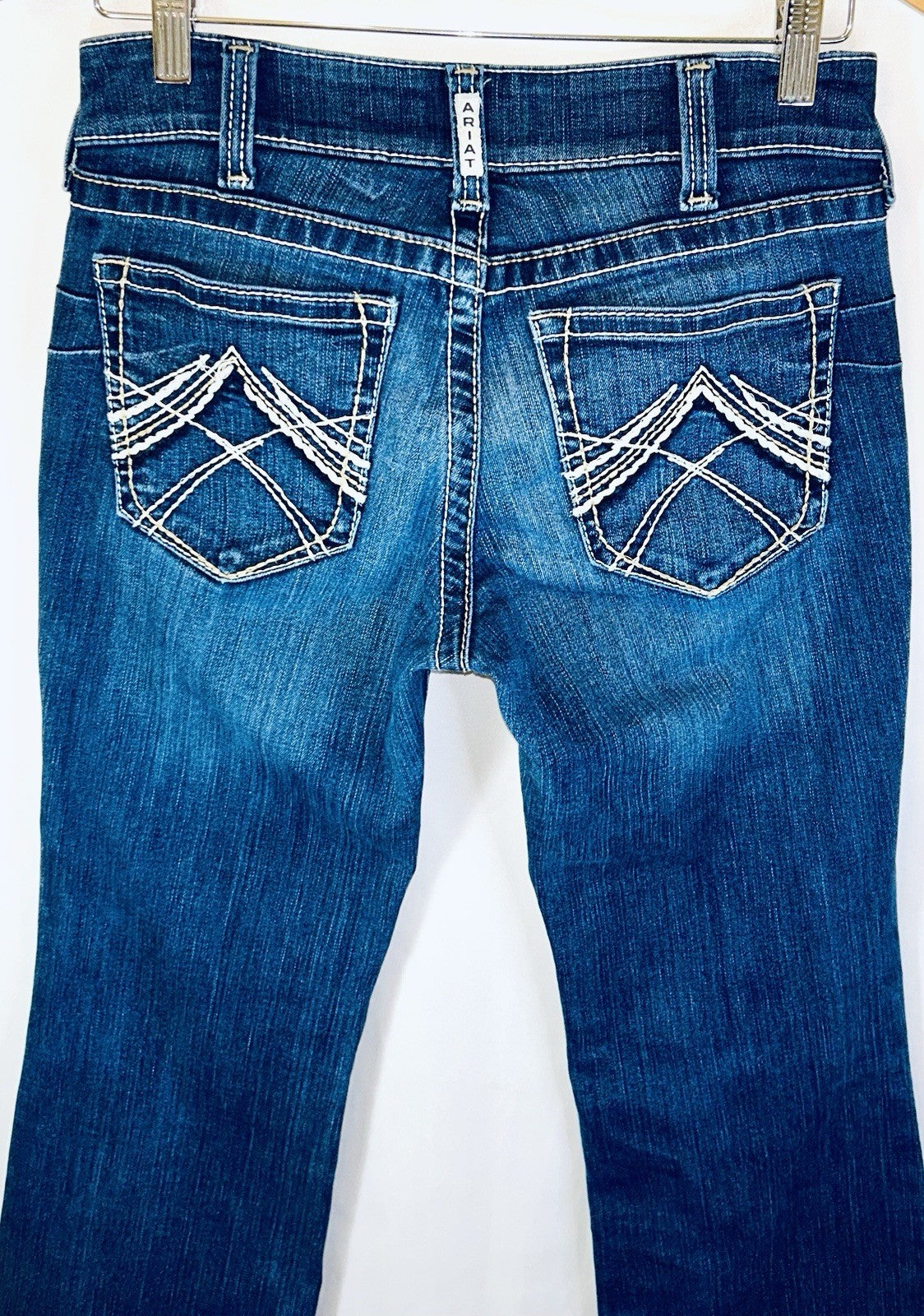 Ariat Real Denim 28R Jeans | Medium Wash | *Measure To 28x30*