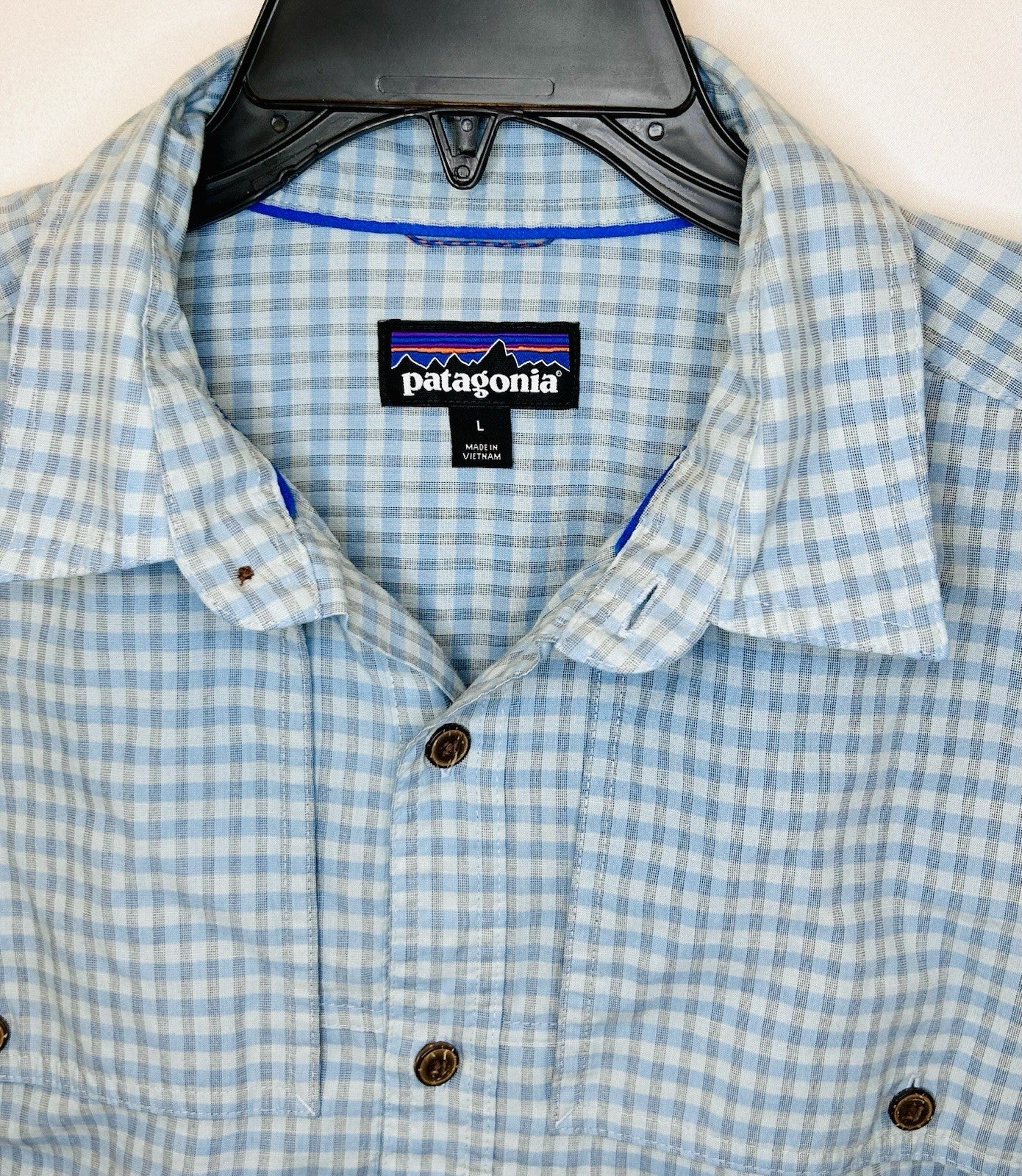 Patagonia Men’s Long Sleeve Light Blue Island Hopper Shirt Size Large
