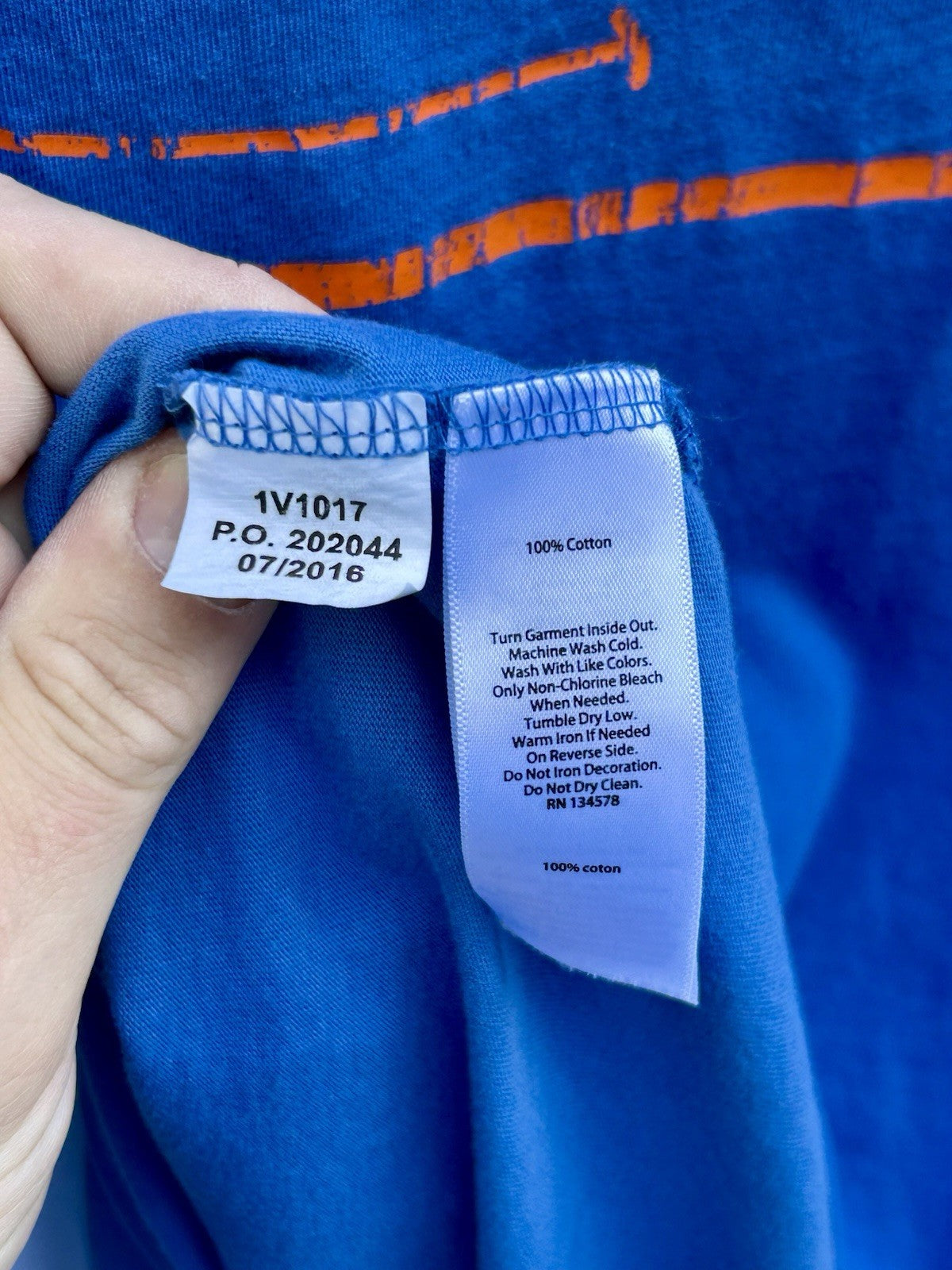 Vineyard Vine Men’s Small Blue/Orange Long Sleeve Whale Graphic Shirt