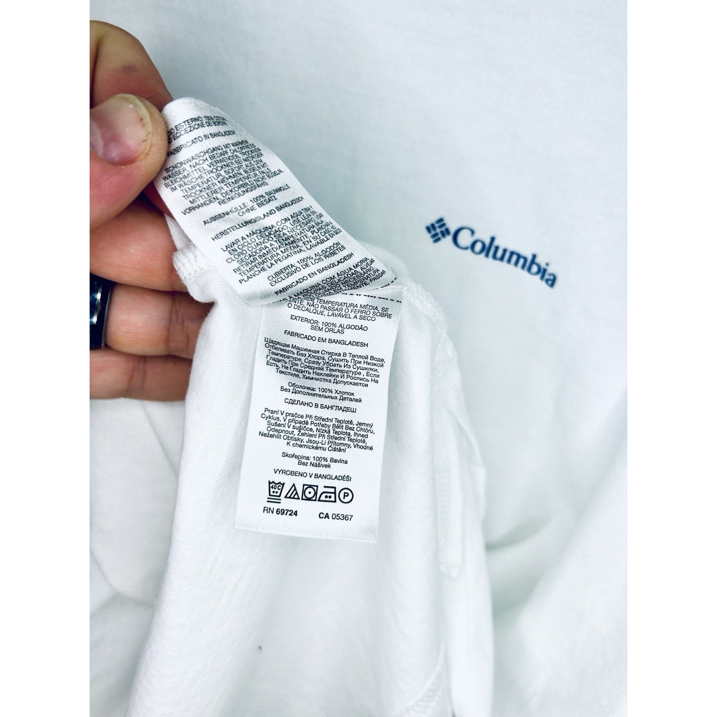 Columbia White Long Sleeve Tshirt Size Medium Spellout Sleeve Graphic Relaxed