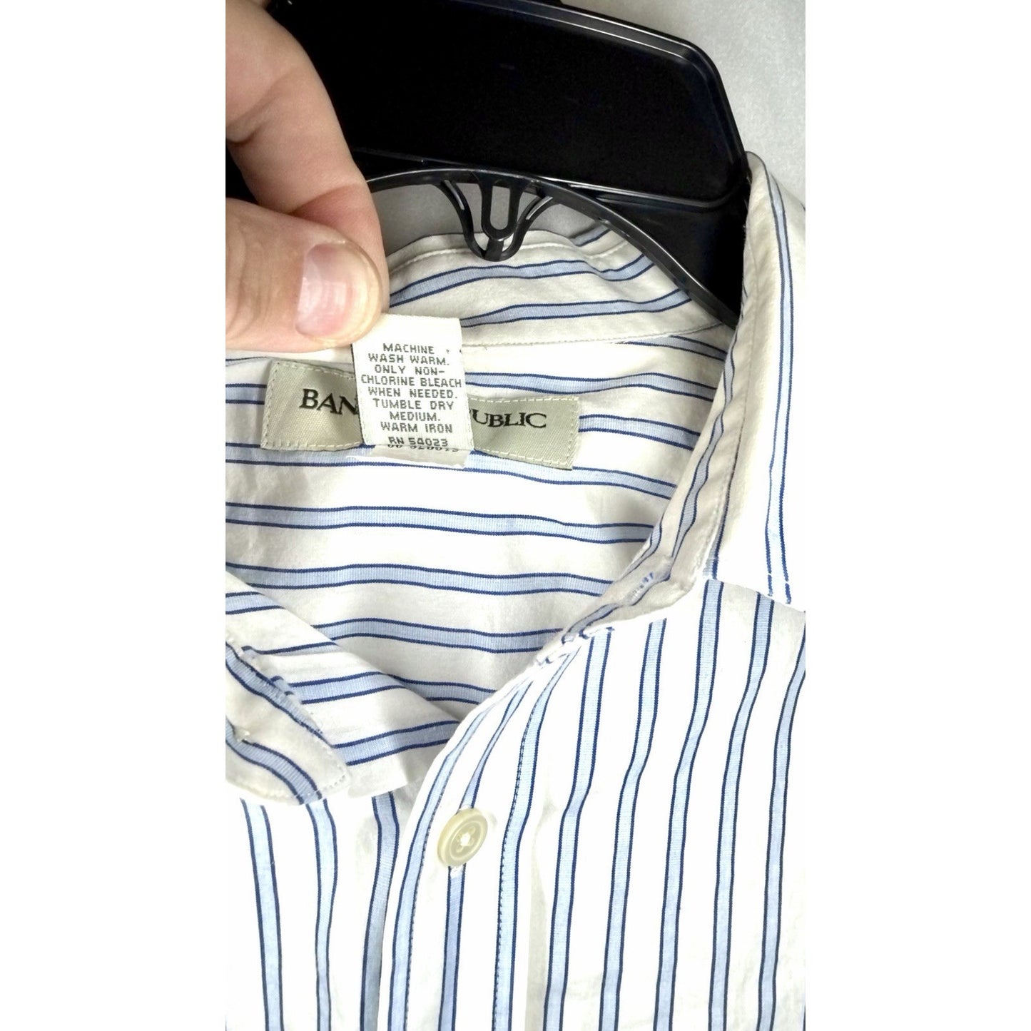 Banana Republic Shirt Men’s L 16-16.5 Button-Up Blue Striped Long Sleeves Cotton