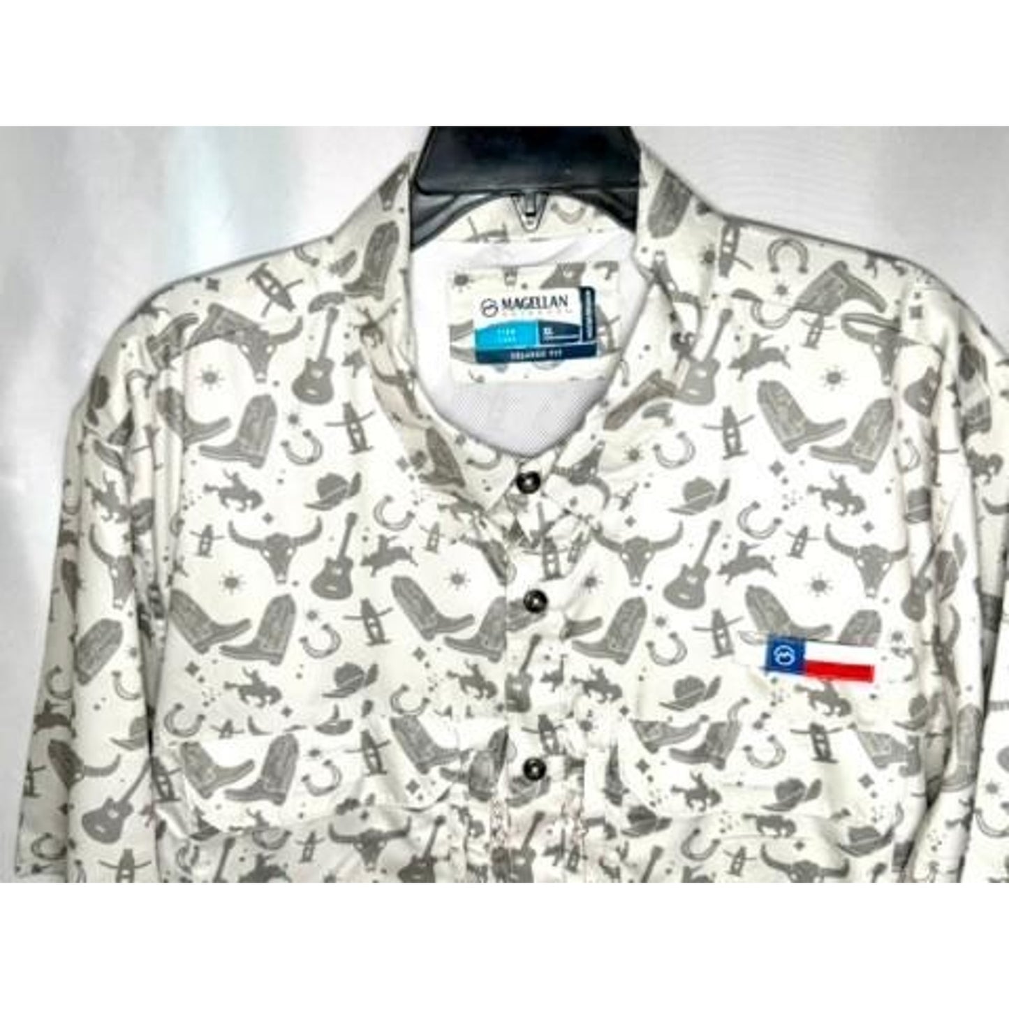 Magellan Outdoors Houston Rodeo Fishing Shirt Mens XL White Grey Cowboy Print