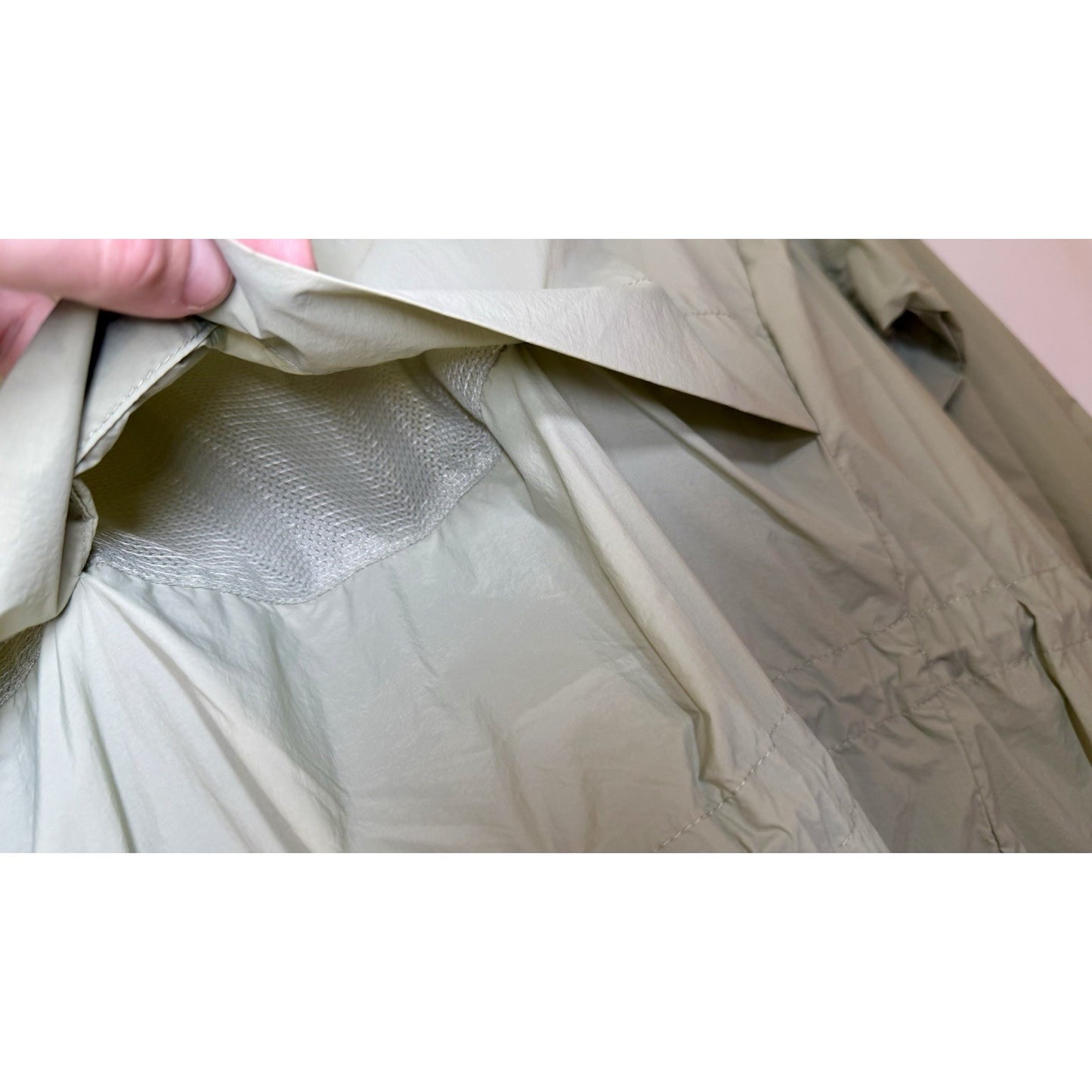 NWT Columbia Women’s Windbreaker Zip-Up Jacket Water Resistant Sage Green Hooded