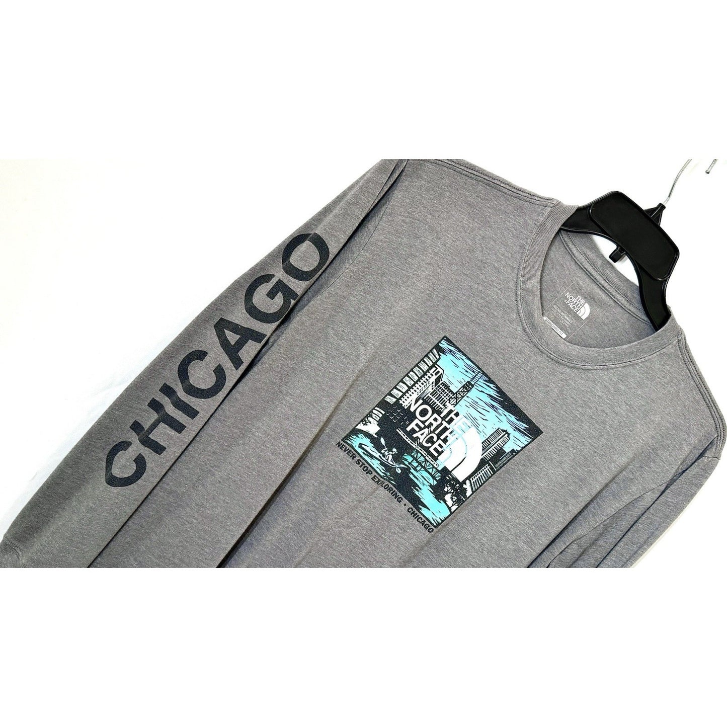 THE NORTH FACE Never Stop Exploring CHICAGO Grey L/S Graphic Tee Size Large RARE