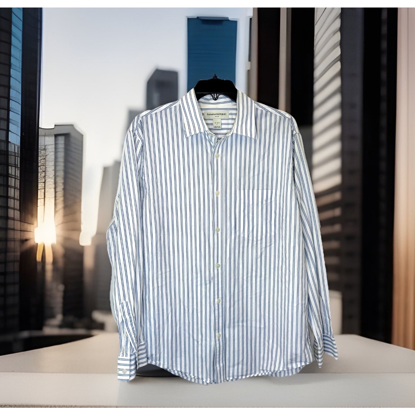 Banana Republic Shirt Men’s L 16-16.5 Button-Up Blue Striped Long Sleeves Cotton