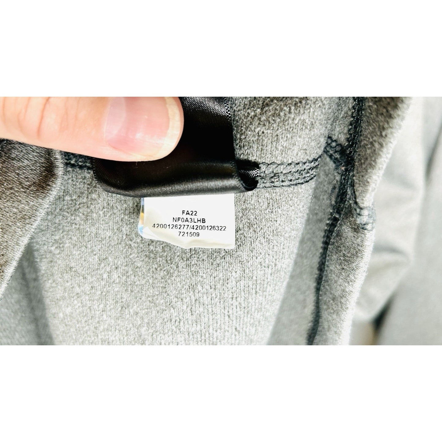 The North Face Mens Tech Essential 1/4 Zip Fleece Pullover Gray Large / COG