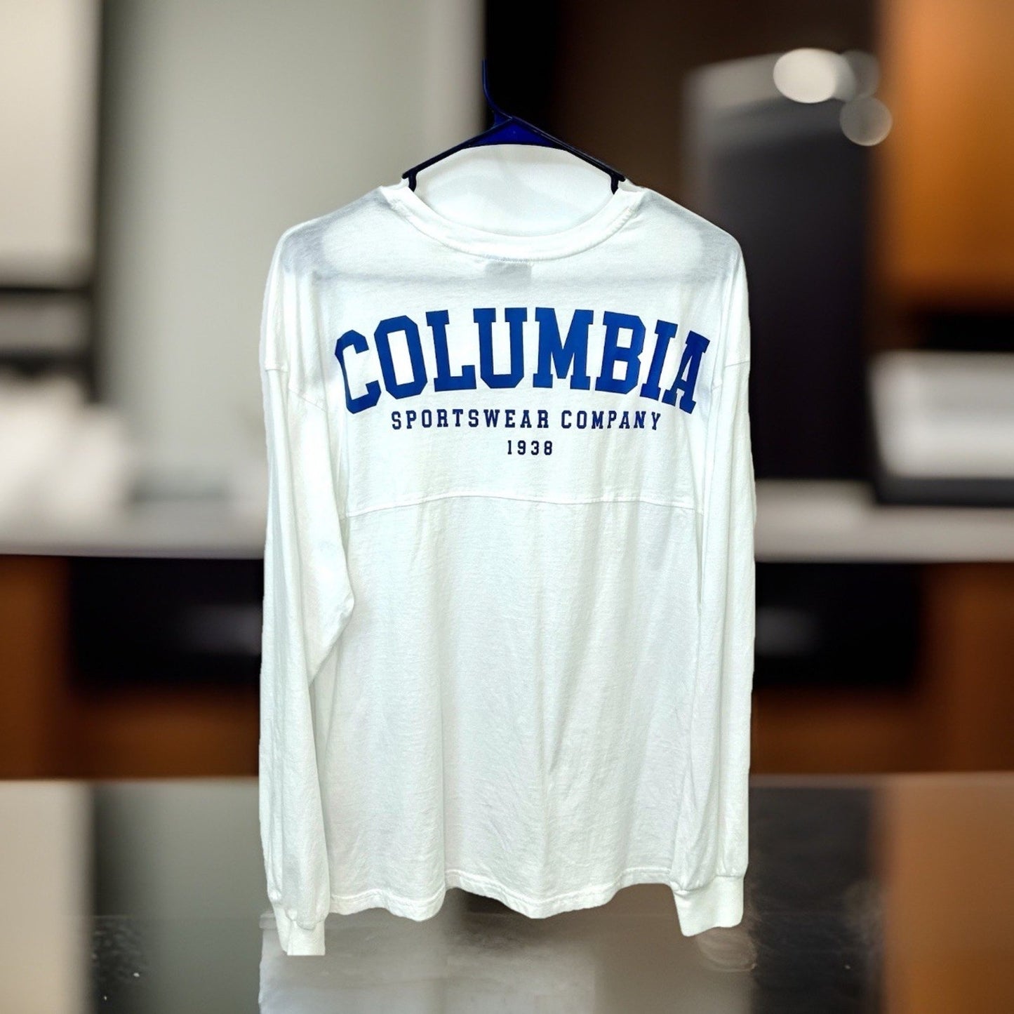 Columbia White Long Sleeve Tshirt Size Medium Spellout Sleeve Graphic Relaxed