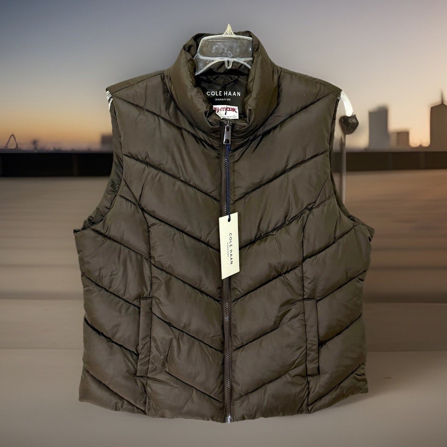 NWT Cole Haan Signature Chevron Quilted Vest / Women’s Large / Chocolate