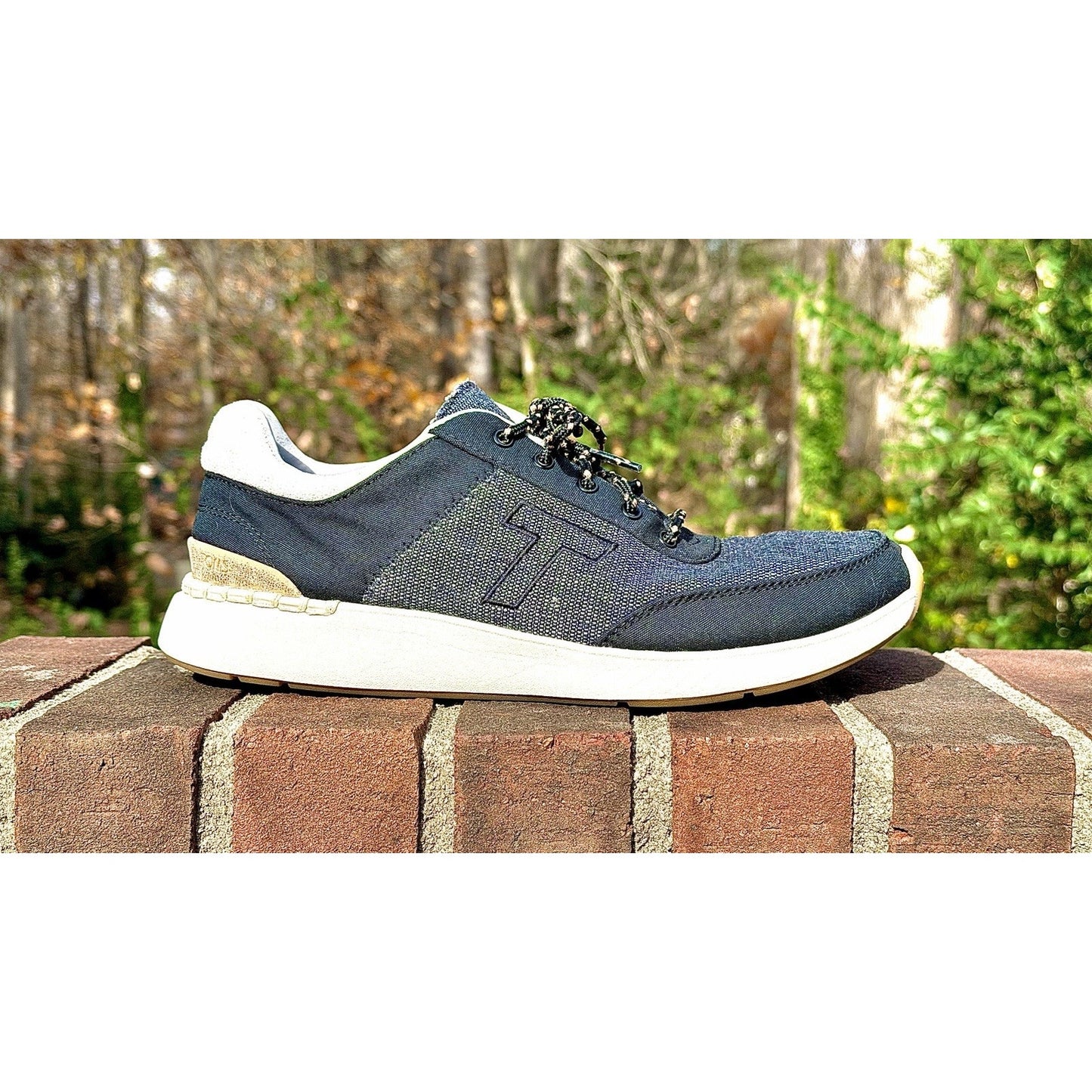 TOMS Heritage Sneakers Women’s 9 Black Canvas Low Top Round Toe Casual Shoes