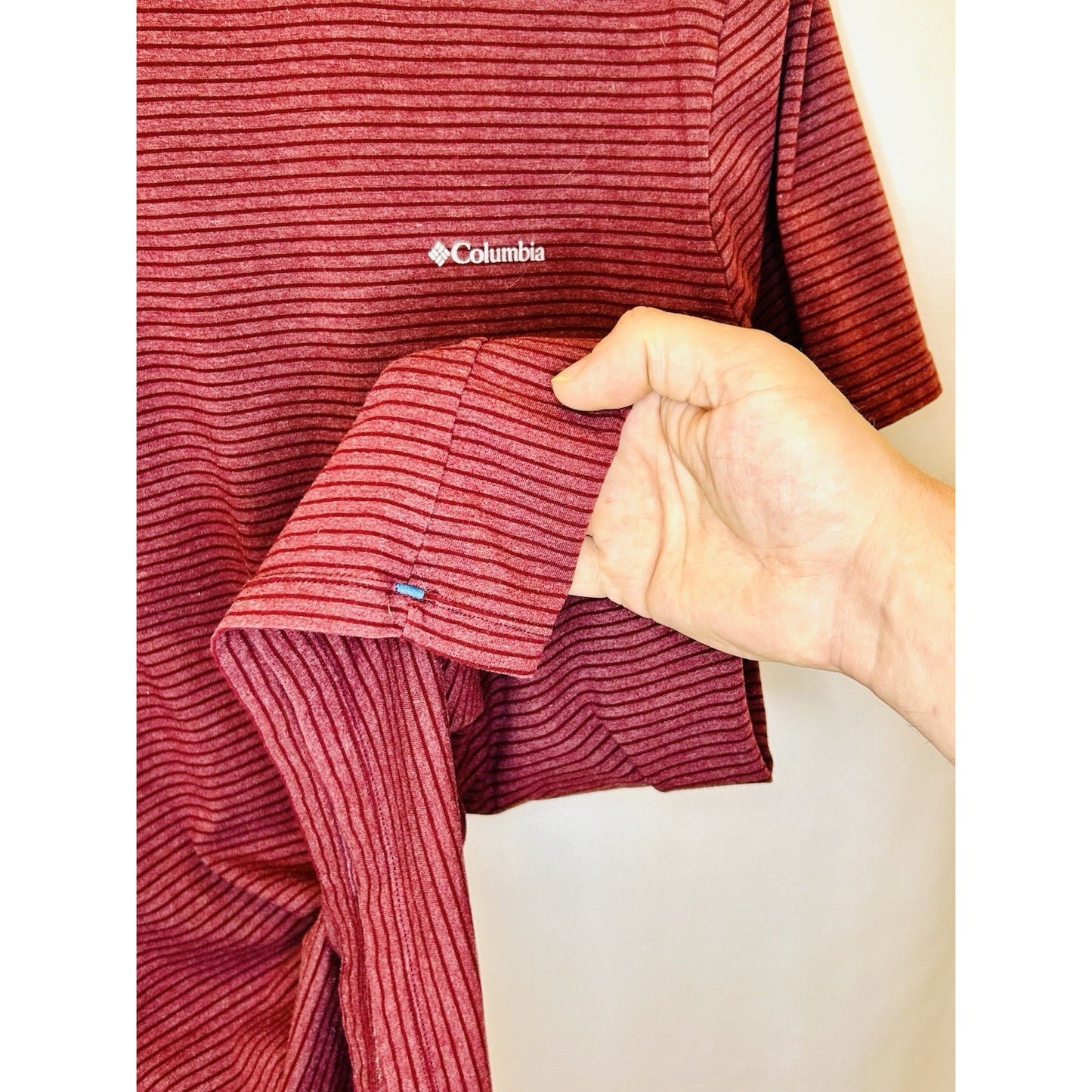 Columbia Sportswear Men’s XL Red Striped Super Soft Crew Neck T-shirt