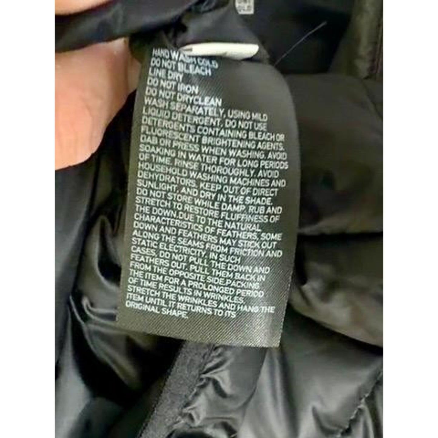 Uniqlo Ultra Light Down Vest Mens XL Black Puffer Full Zip Water Repellent