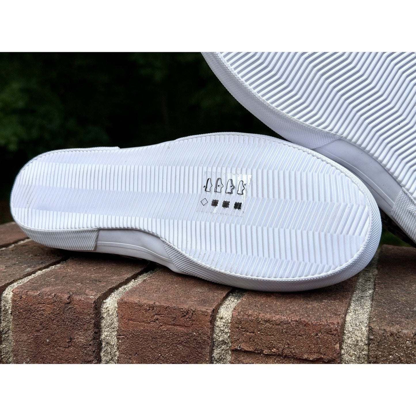 Michael Kors Keaton Women’s Slip On Sneakers Size 7 Monogram Logo NWOB