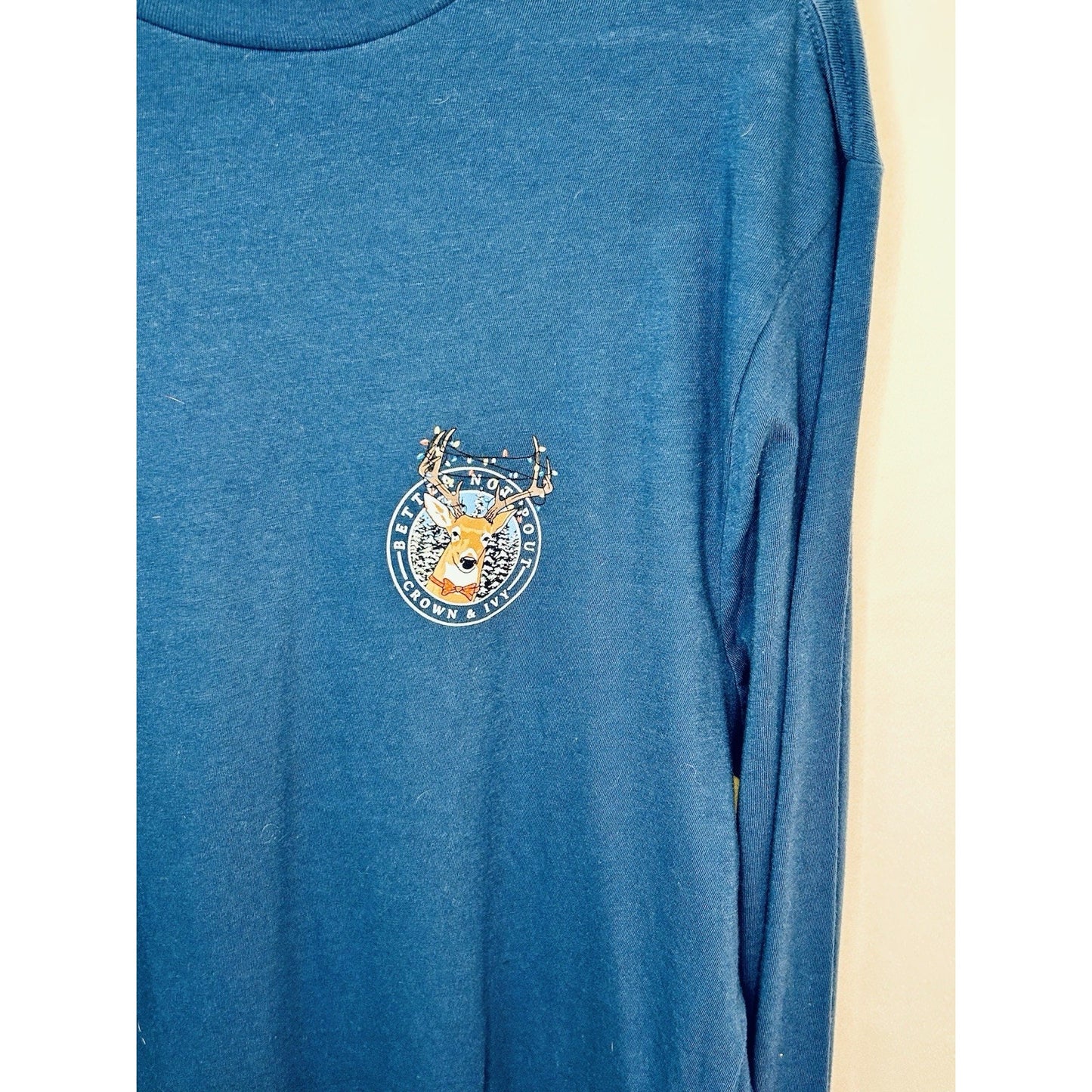 Crown & Ivy Blue Men’s Medium Long Sleeve Graphic Tshirt