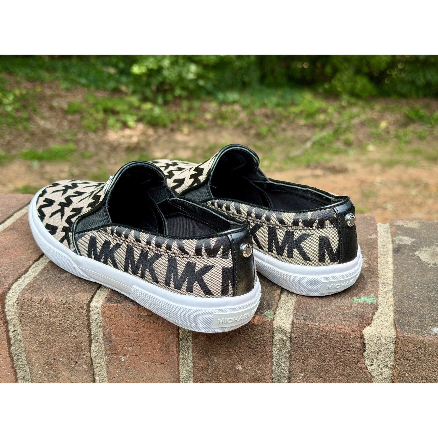 Michael Kors Keaton Women’s Slip On Sneakers Size 7 Monogram Logo NWOB