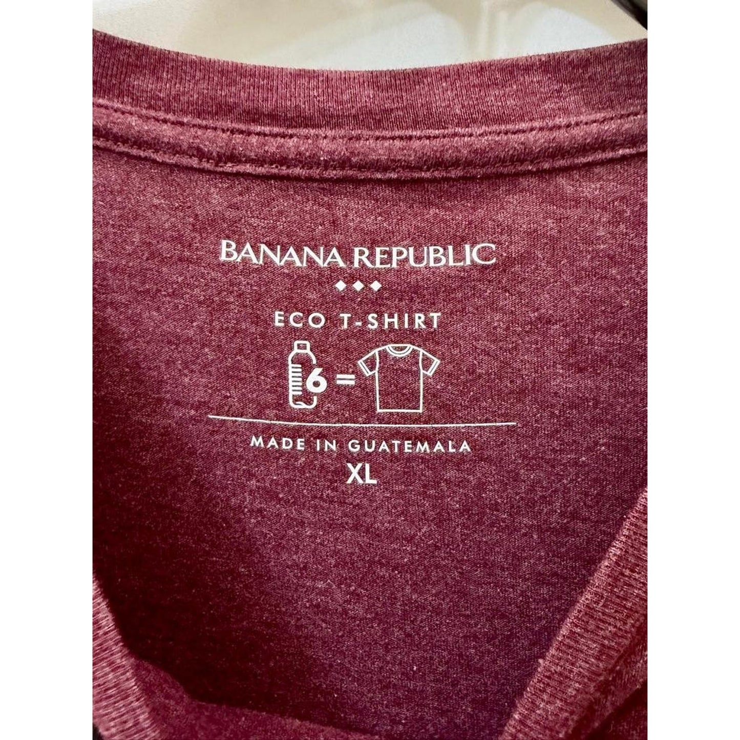 Banana Republic Eco T-Shirt Mens XL Burgundy Heather BR Logo Graphic Tee