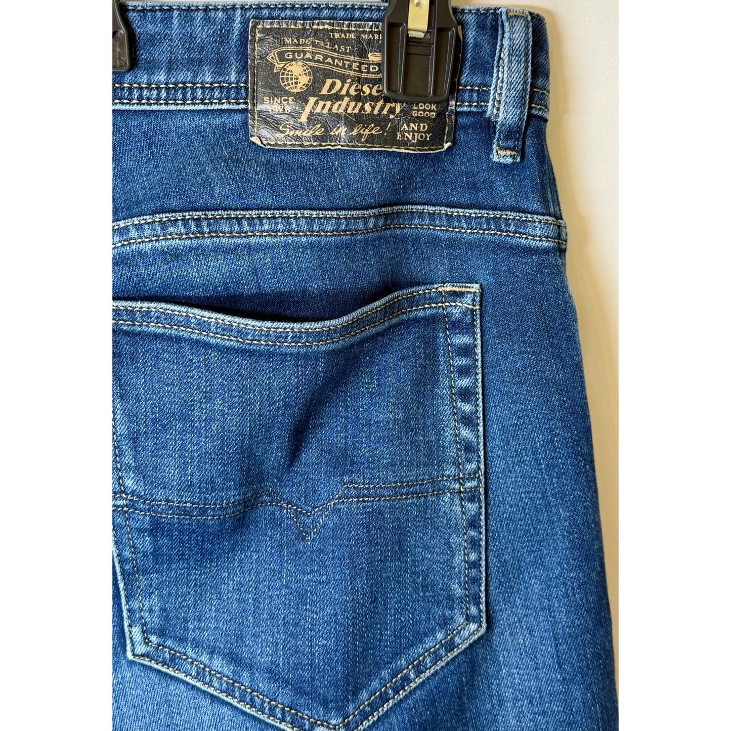 Diesel Thavar-XP Slim Skinny Jeans Men’s Medium Wash Stretch Denim Fits 36x32