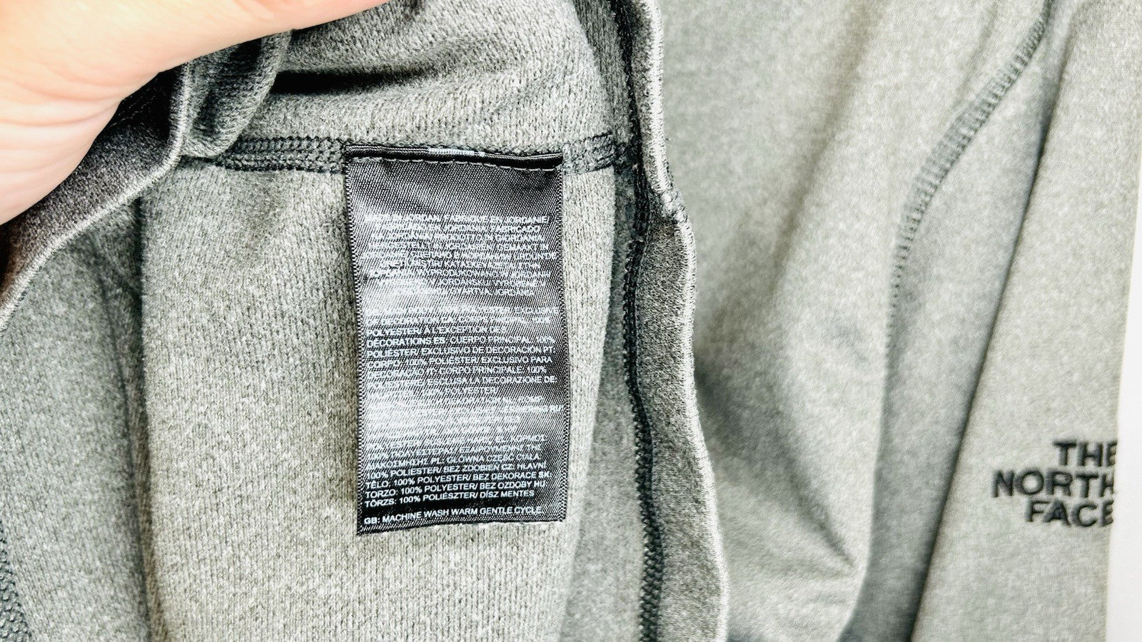 The North Face Mens Tech Essential 1/4 Zip Fleece Pullover Gray Large / COG