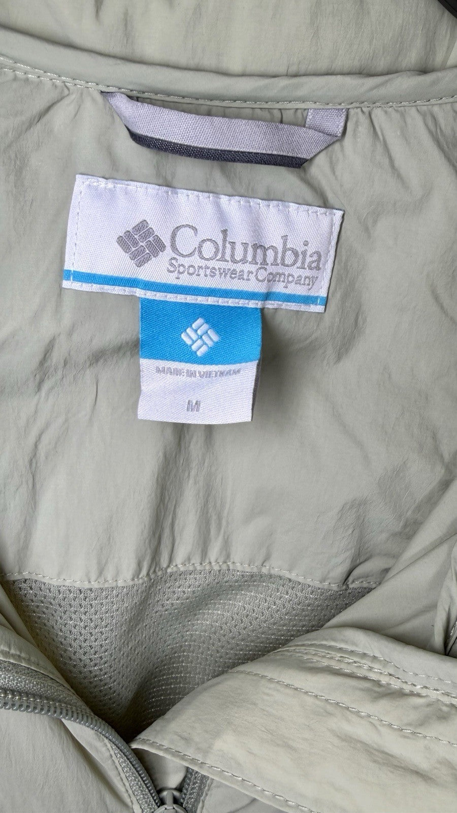 NWT Columbia Women’s Windbreaker Zip-Up Jacket Water Resistant Sage Green Hooded