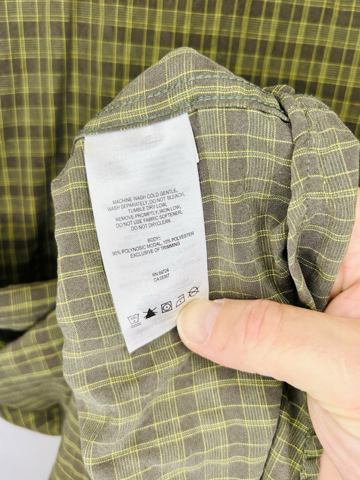 Columbia Omnishade Men Size Large Full Button Down Long Sleeve Shirt