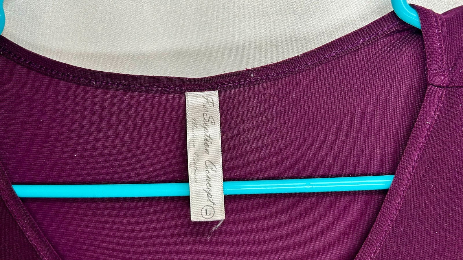 Perseption Purple V-Neck flowy Gold Color Hardware Blouse Women's Size Large