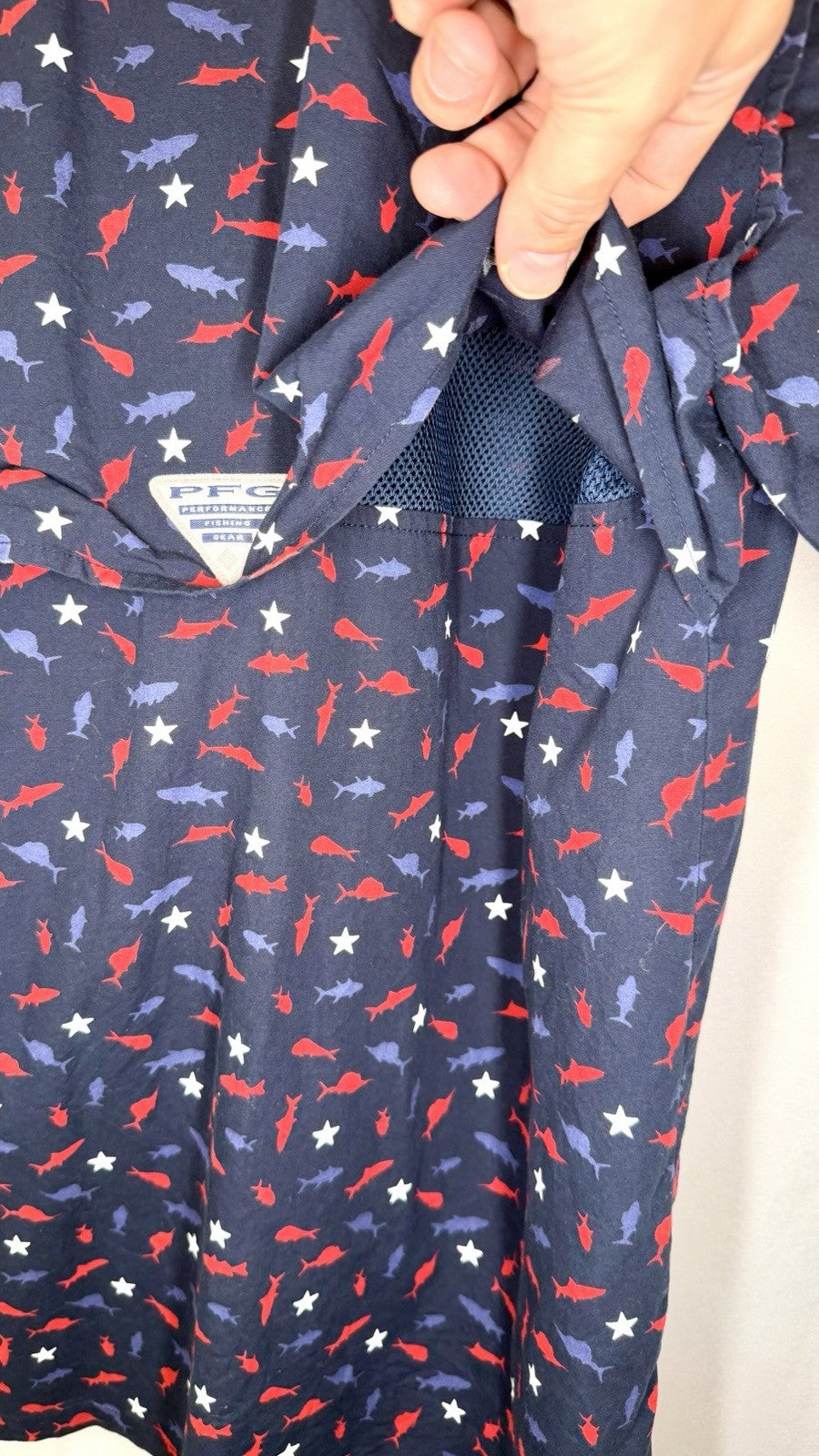 Columbia PFG Fish All OverShort Sleeve Button Front Shirt Men's Small Blue