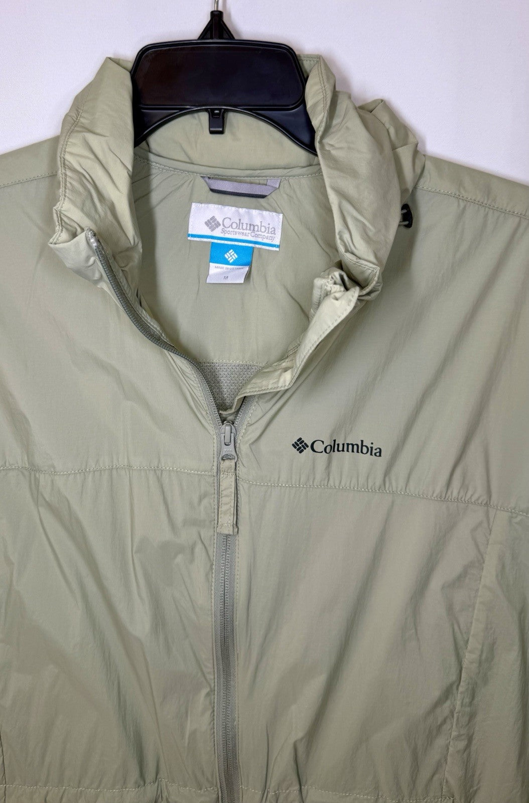 NWT Columbia Women’s Windbreaker Zip-Up Jacket Water Resistant Sage Green Hooded