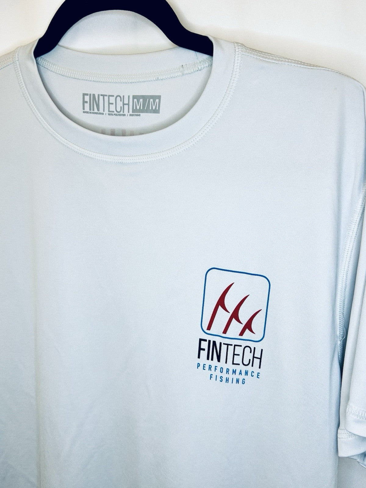 FINTECH Mens Medium "Anywhere Any Day" Sun Defender UV T-Shirt Glacier Gray