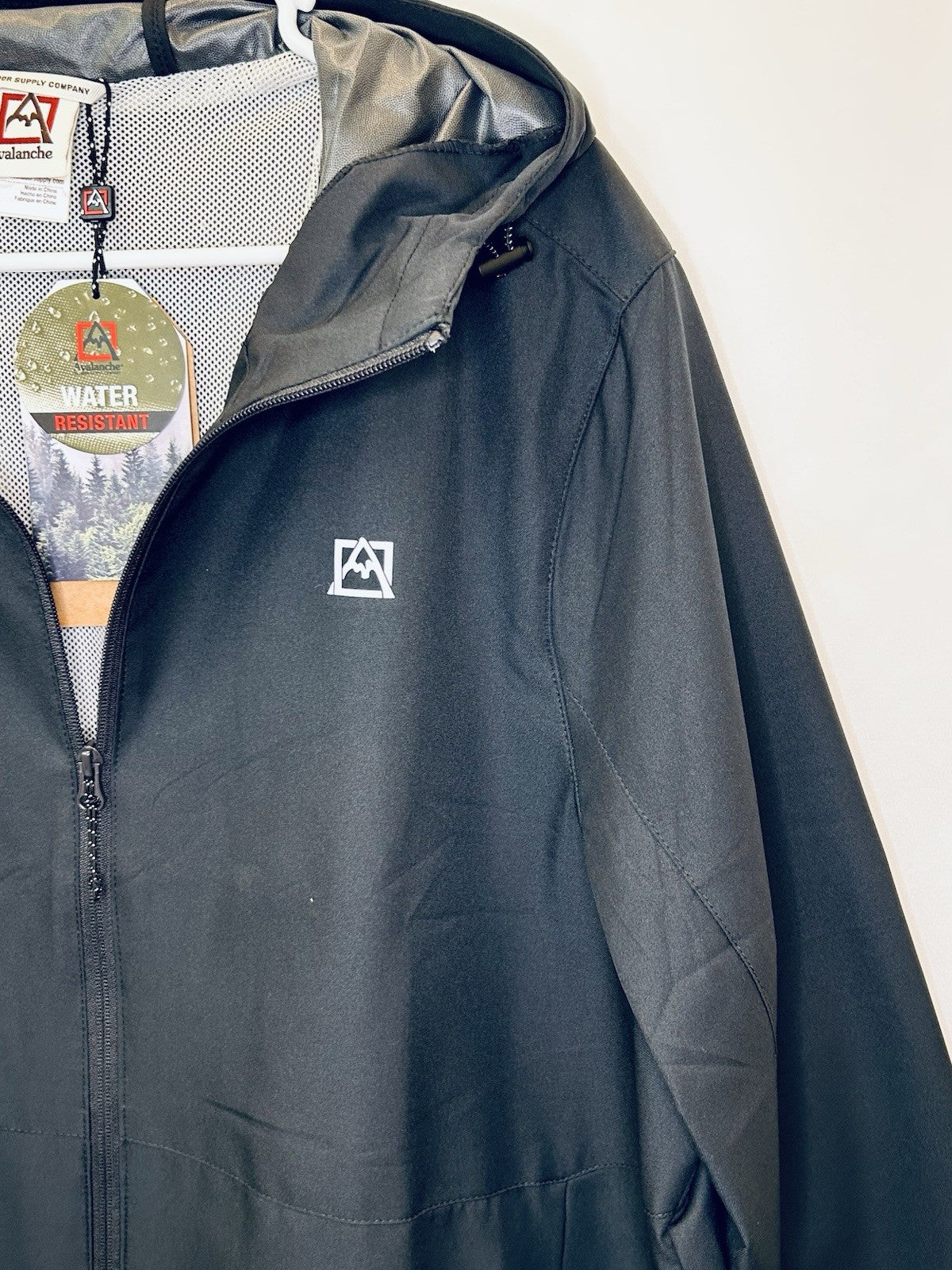 NWT Men’s Avalanche Rain Jacket Full Zip Weather Shield Hooded Black Men’s Large