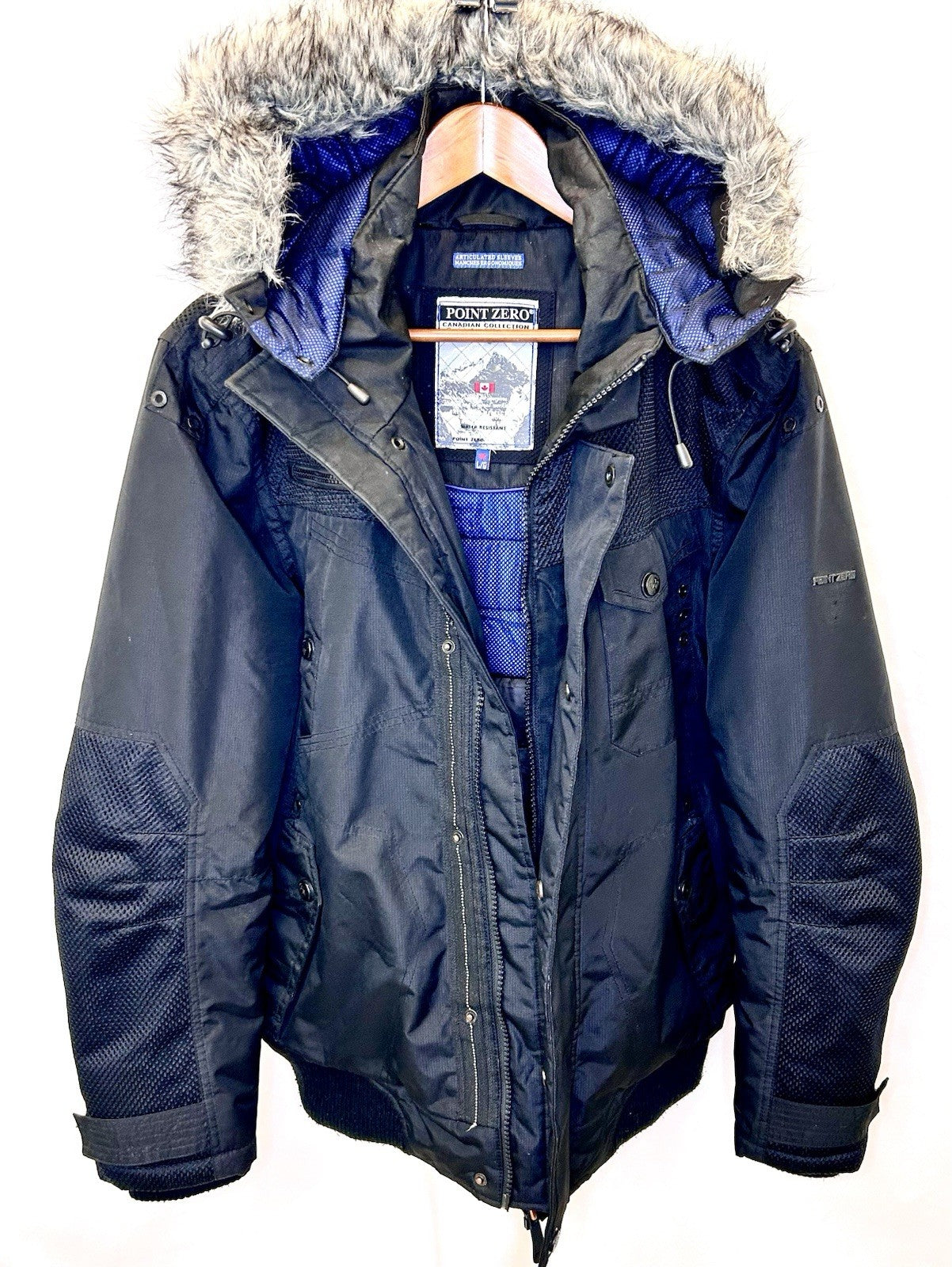 Point Zero Canadian Black/Blue Hooded Jacket Size Men’s Large