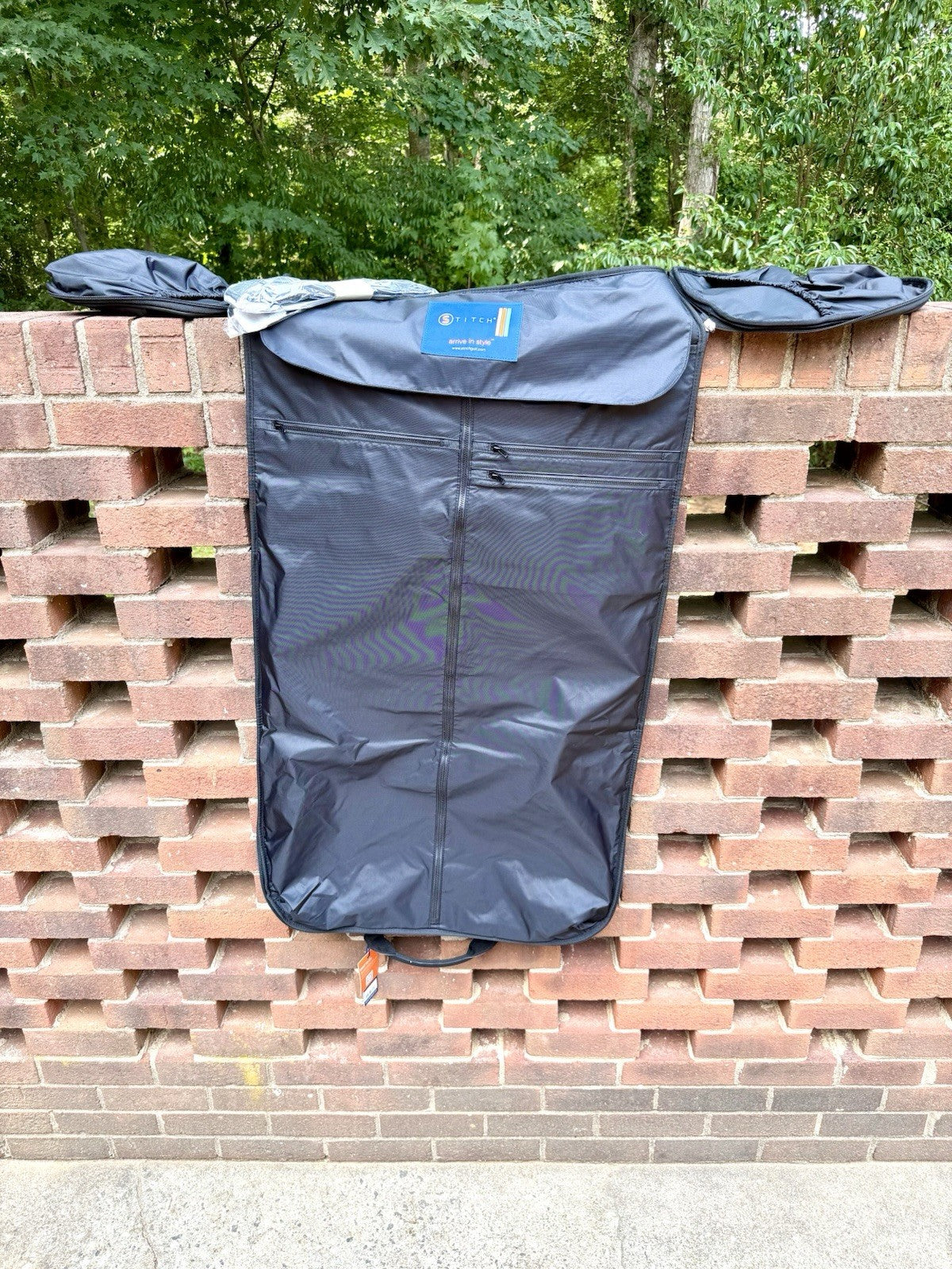 STITCH Golf UGB Ultimate Garment Bag 2-in-1 Convertible Duffle Black NWT