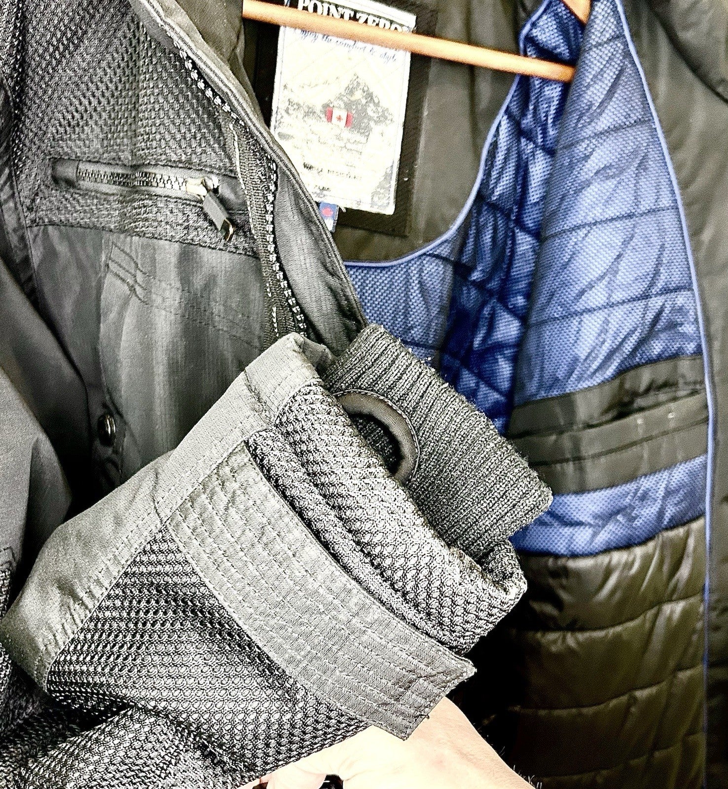 Point Zero Canadian Black/Blue Hooded Jacket Size Men’s Large