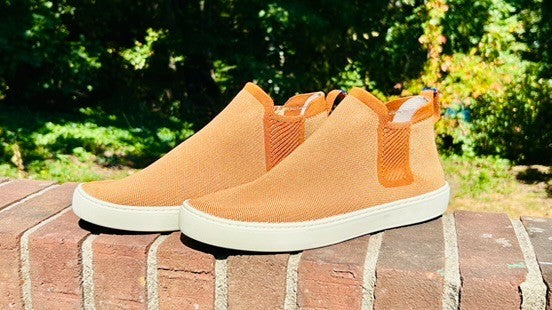 Rothy's Shoes Chelsea Boot Sneaker in Fawn Amber Brown / Size W12.5 & Men's 11