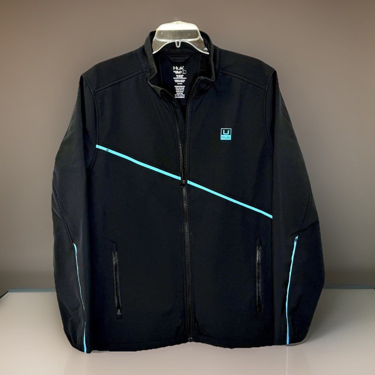 HUK CROSSLAKE WINDBLOCK JACKET / MEN’S SIZE LARGE / BLACK-BLUE