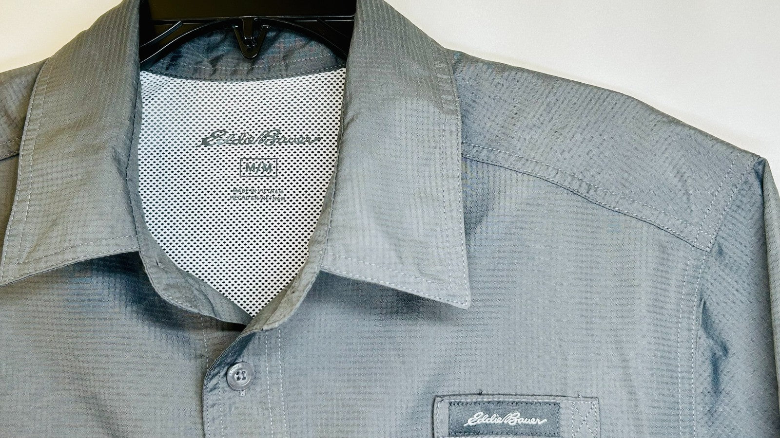 Eddie Bauer Shirt Men's M Gray Tech Woven Vented Pocket Fishing Hiking Outdoor